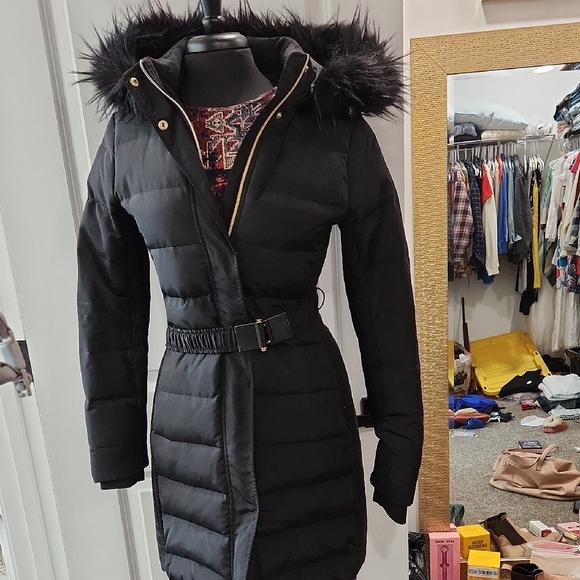 Express Black Puffer Jacket with Fur Trim - Picture 10 of 16